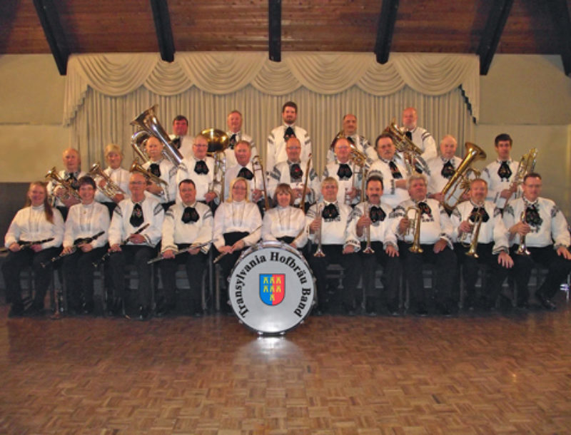 „Transylvania Hofbru Band“ aus Kitchener, ...