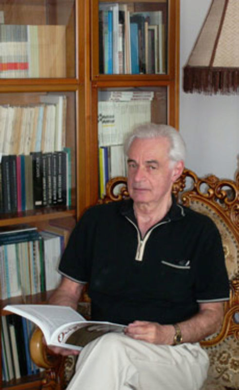 Peter Szaunig in der Bibliothek des Rumnischen ...