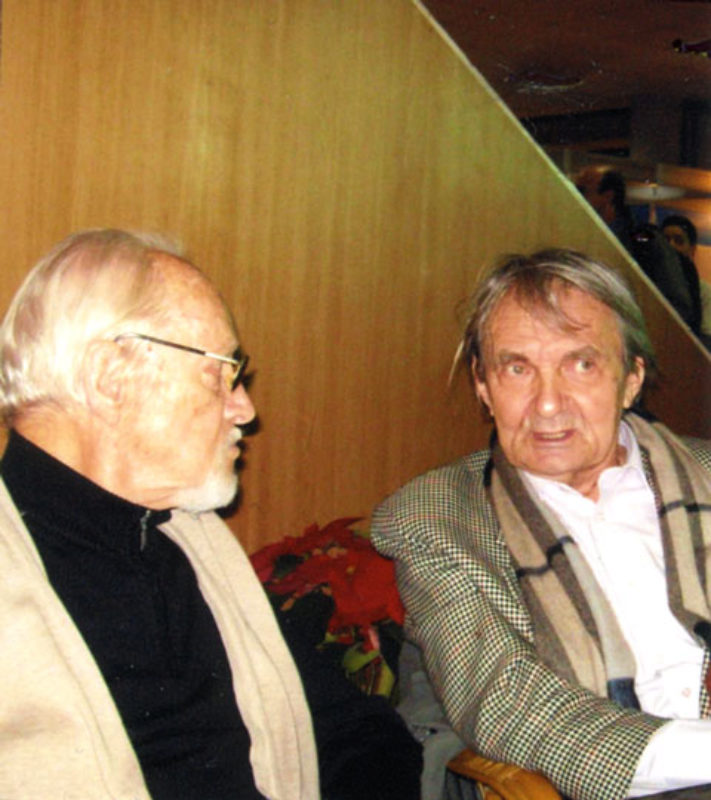 Hans Bergel (links) im Gesprch mit Romulus Rusan ...
