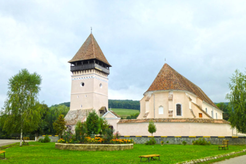 Die renovierte Kirchenburg in Gro-Alisch. Foto: ...