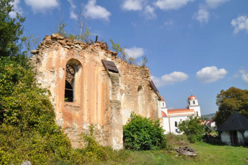 Ruine der ehemaligen evangelischen Kirche in ...