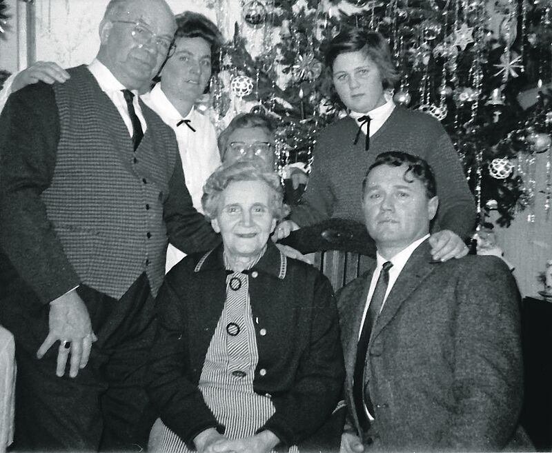 1965 feiert Familie Holztrger ihr erstes ...