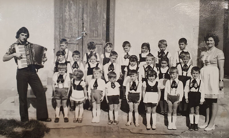 Maldorfer Kindergarten 1976 mit Kindergrtnerin ...
