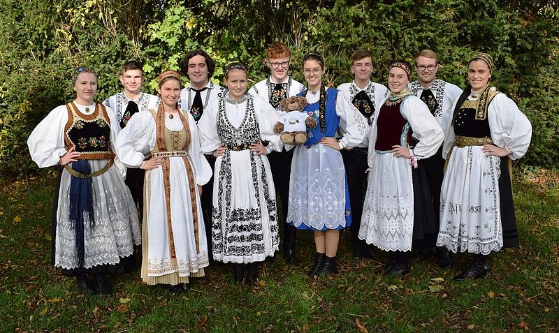 Siebenbrgische Jugendtanzgruppe Rosenheim beim ...