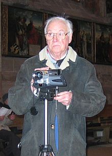 Hans Kleifilmt in St. Sebald 2005 die Gedenkveranstaltung zur Deportation