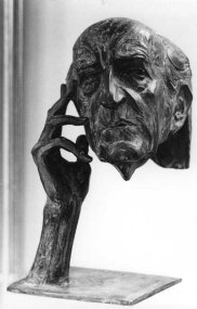 Kurtfritz Handel: Portrt des Schriftstellers Georg Scherg; Bronze, 1998. Foto: Konrad Klein