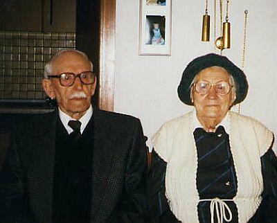 Der Siebenbrger Sachse Michael Nikolaus in Siegen wurde 102 Jahre alt und ist seit 78 Jahren glcklich mit seiner Frau Katharina verheiratet.