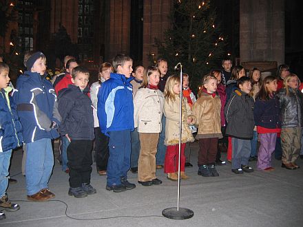 Deutschlands grte siebenbrgisch-schsische Weihnachtsfeier fand in St. Sebald in Nrnberg statt: 1 200 Gottesdienstbesucher, davon 200 Kinder. Foto: Horst Gbbel