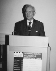 Professor Dr. Dr. Harald Zimmermann bei seinem Vortrag an der Mnchener Universitt. Foto: Hans-Werner Schuster