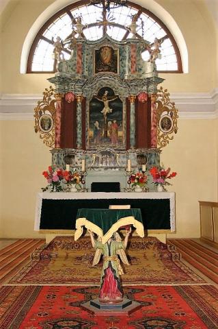 Altar von 1751 in der Kirche von Gropold. ...