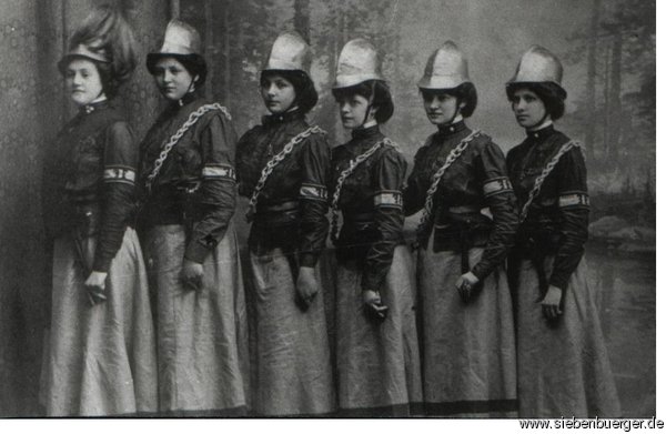 Feuerwehrgruppe vom Jugendbundball Mhlbach circa um 1900