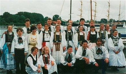  Jugendchor und Tanzgruppe Augsburg ...