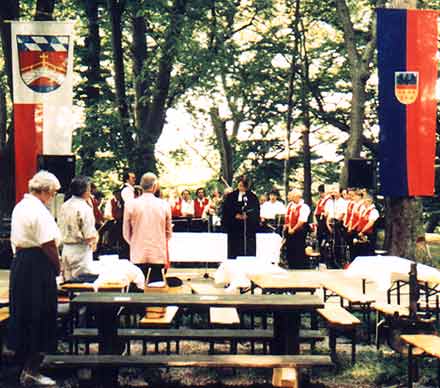 Gottesdienst beim Waldfest 1995 ...