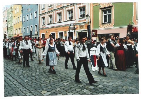 Der Trachtenzug in Vilshofen a.d. Donau. ...