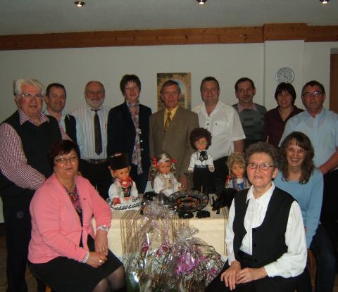 Der neu gewhlte Vorstand mit Fr. R. Kepp, ...