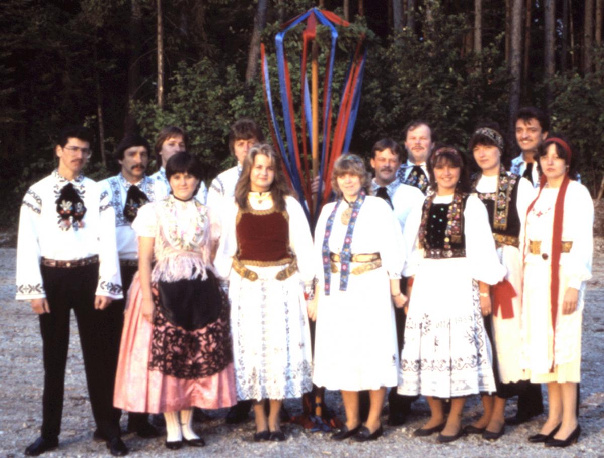   12.06.1983 -  Auftritt der Jugendtanzgruppe in ...