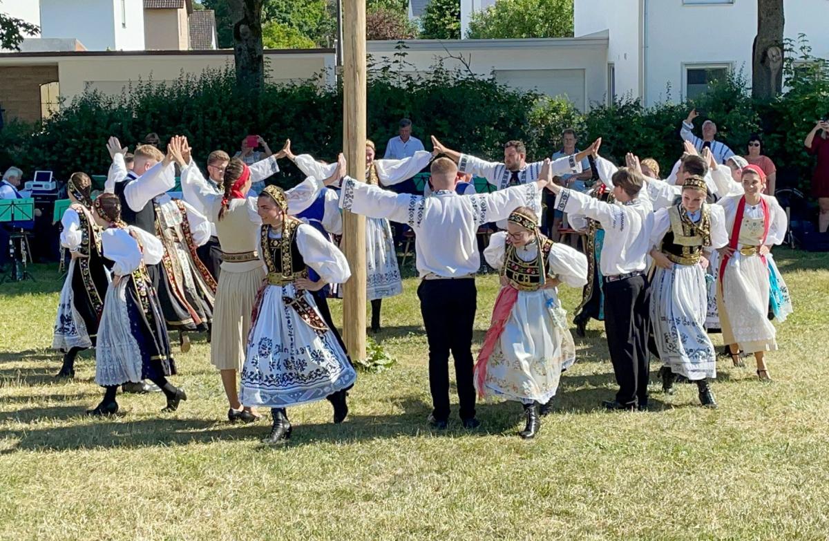    26.06.2022:  Jugendtanzgruppe - Kronenfest ...