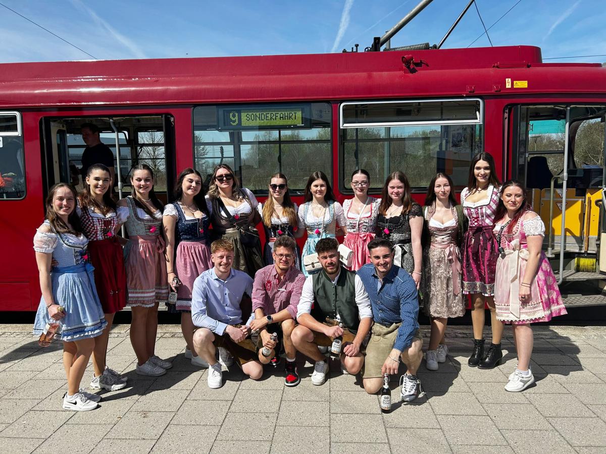   10.04.2023: Jugendtanzgruppe - Osterbespritzen ...