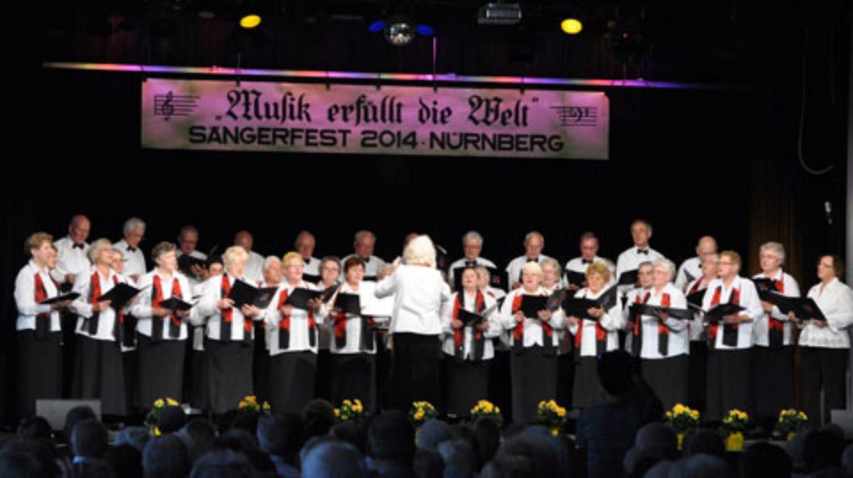  Jubilar in Aktion: Der Frther Chor begeisterte ...