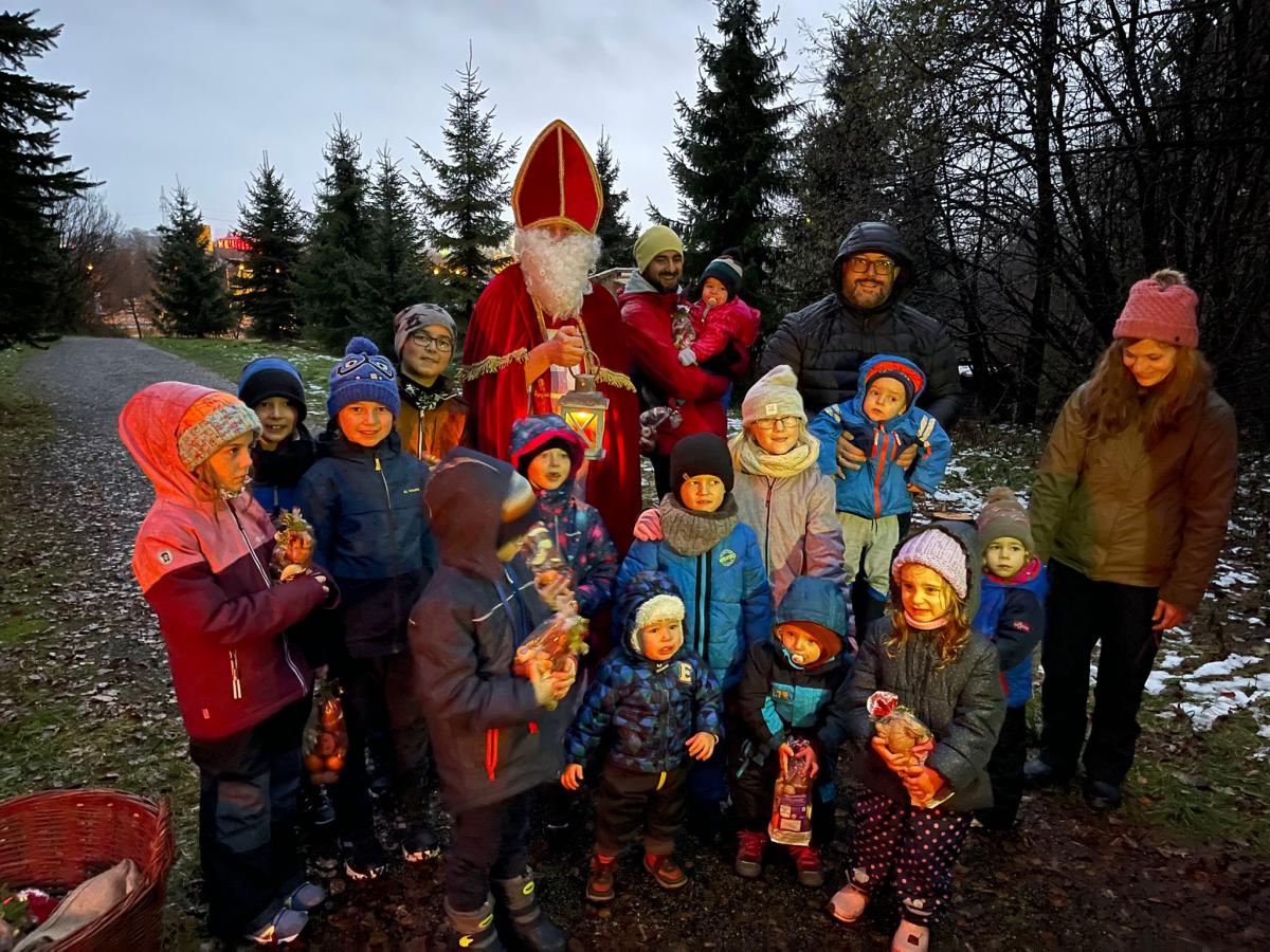  Nikolausbesuch im Wald  ...