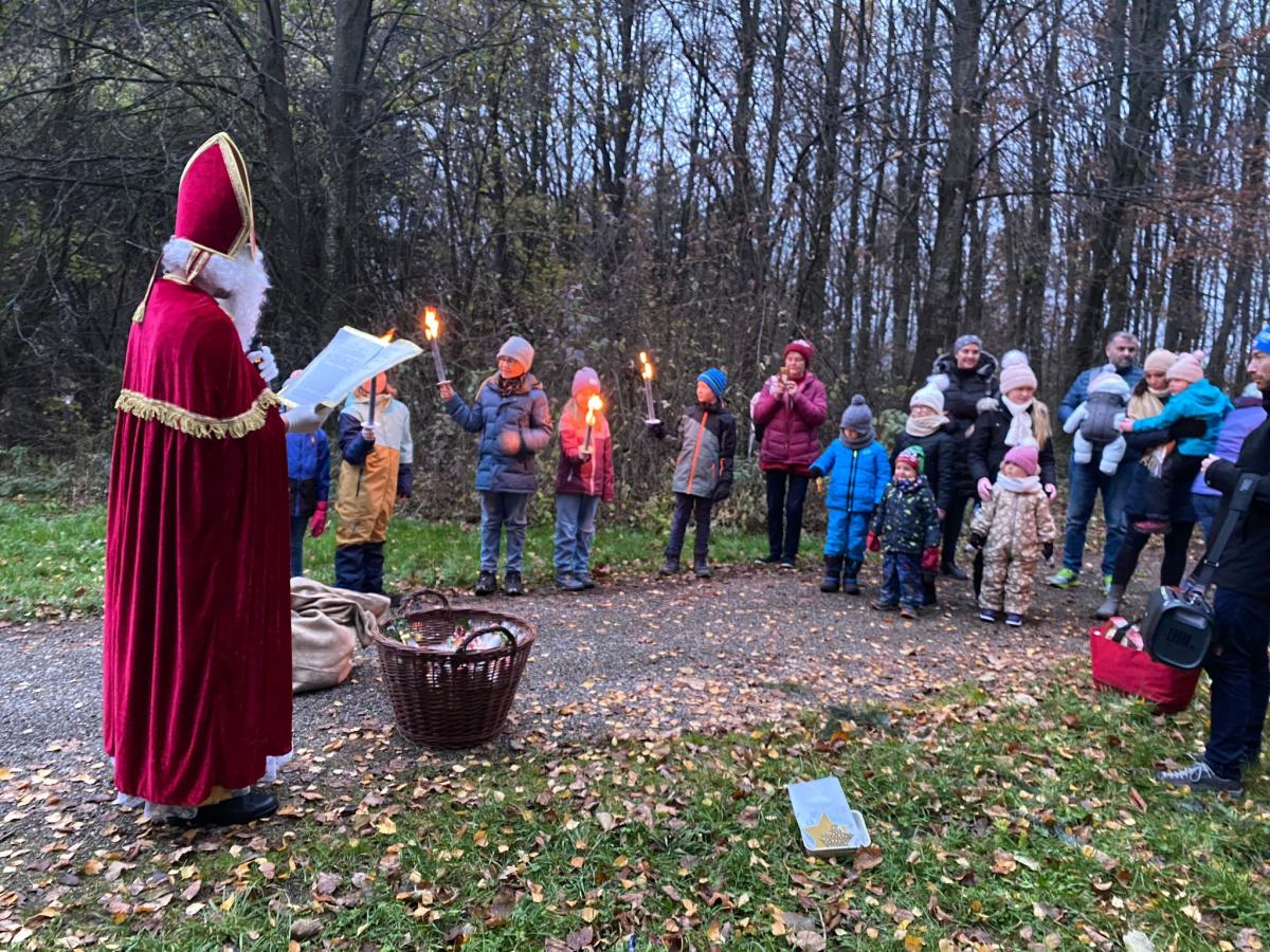  Nikolausbesuch im Wald  ...