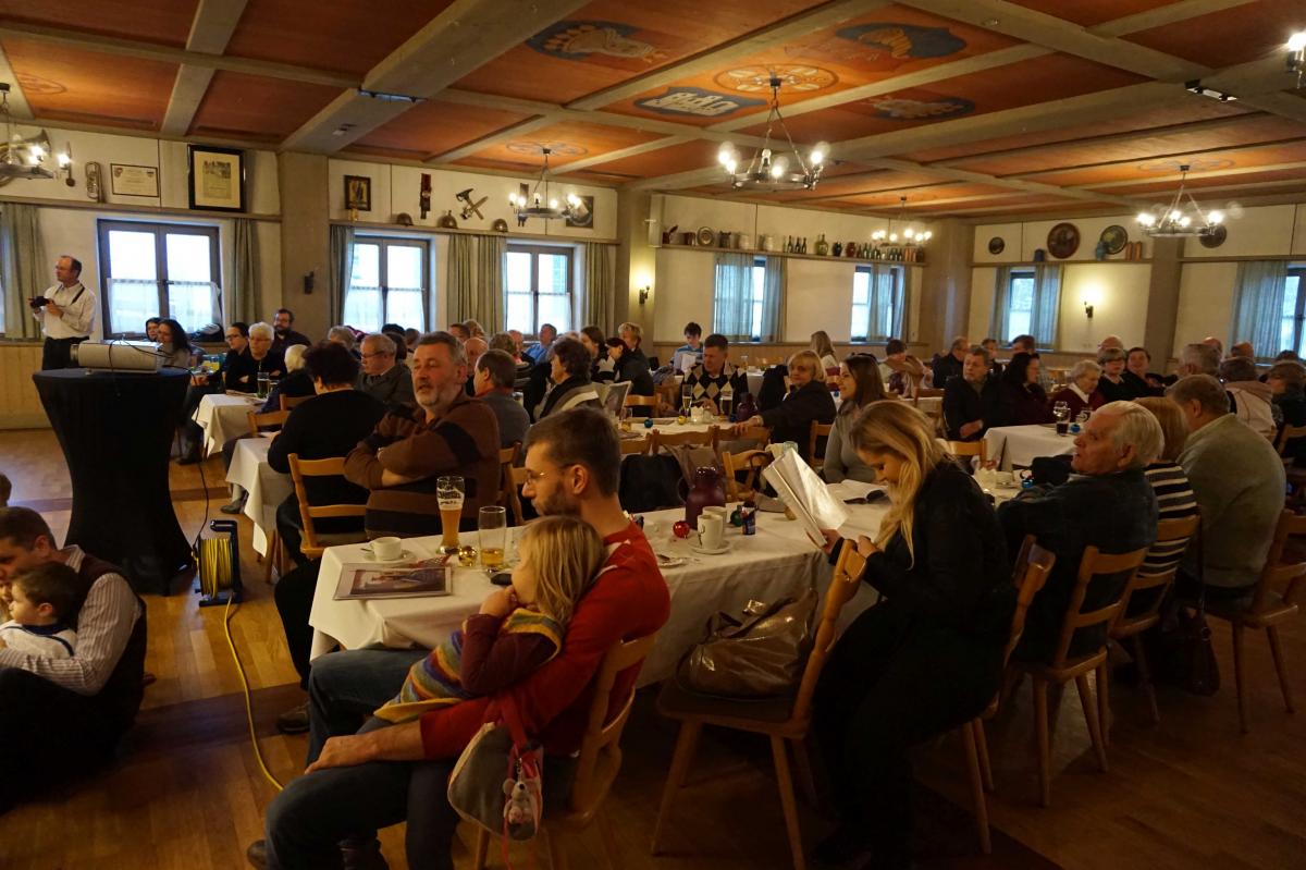  Weihnachtsfeier  ...