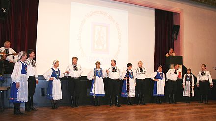 Die Volkstanzgruppe Herzogenaurach feierte ihr zehnjhriges Jubilum.