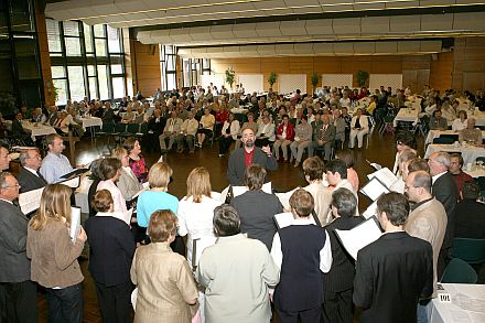 Den musikalischen Teil des Gottesdienstes gestaltete der Arbegener Chor unter der Leitung von Fritz Schssburger (jun.) mit. Foto: Christian Melzer