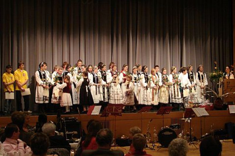 Kinder- und Jugendtanzgruppe Augsburg bei der ...