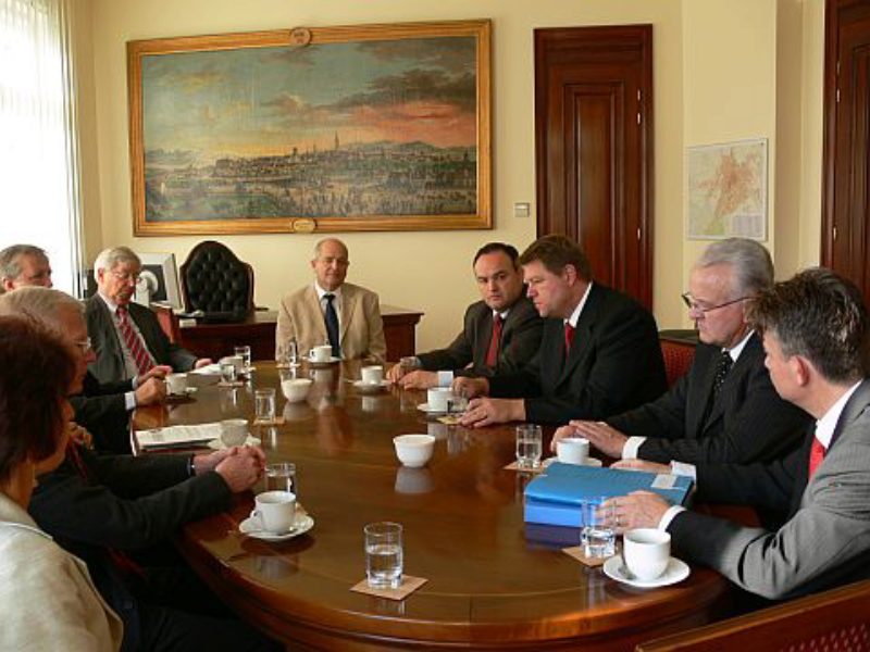 Gesprche mit Vertretern der deutschen Minderheit ...