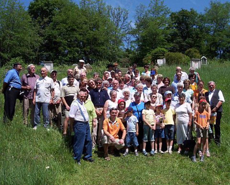 Gruppenbild beim Heimattreffen in Tobsdorf. Foto: ...