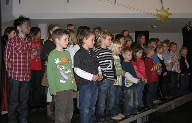 Der Kinderchor umrahmte die Weihnachtsfeier der ...