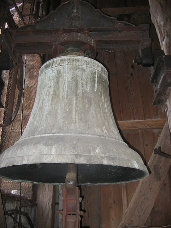 Die kleine Glocke von 1555. Foto Horst Gbbel ...