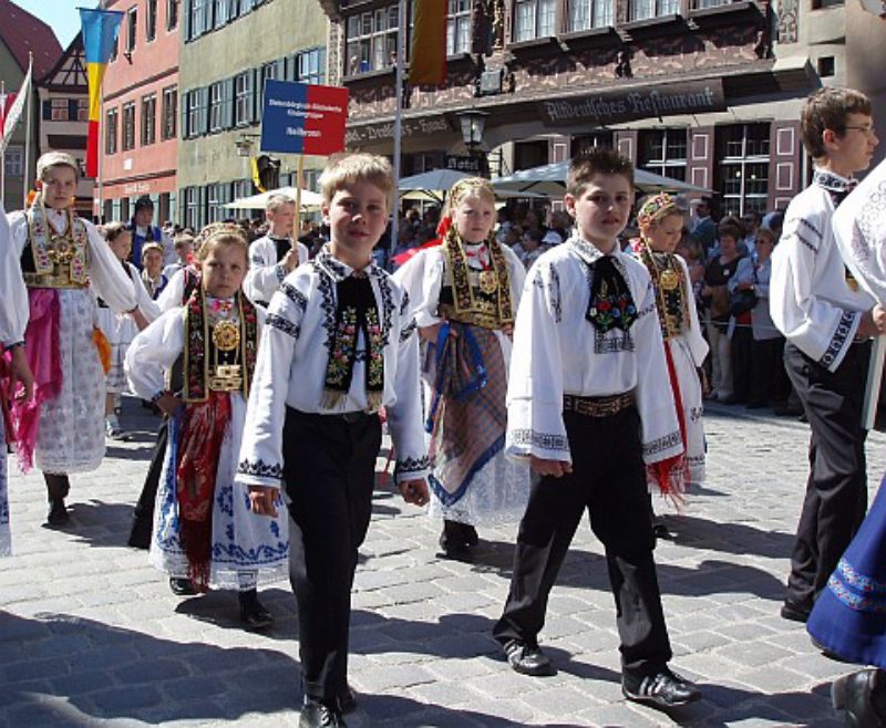 Rund 1 500 Trachtentrger beteiligten sich am ...