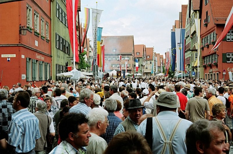 Der Heimattag 2008 in Dinkelsbhl wirft seine ...