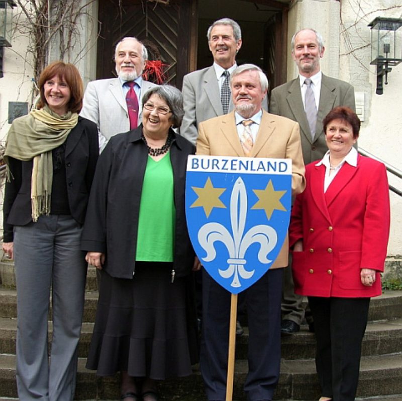 Der Vorstand der HOG-Regionalgruppe Burzenland ...