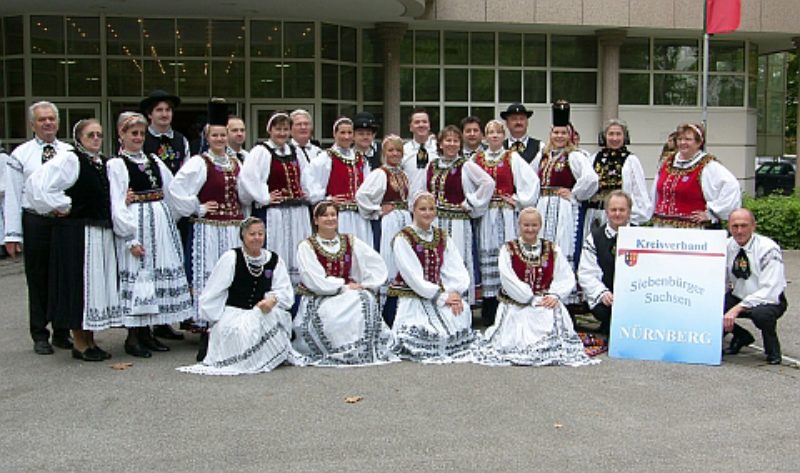 Tanzgruppe Nürnberg und Nösner Nachbarschaft vor ...