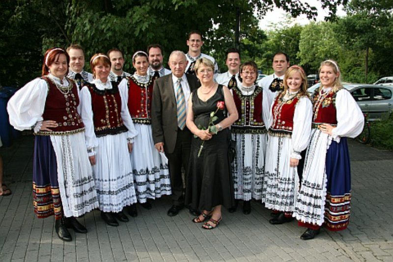 Tanzgruppe Nrnberg mit Dr. Gnther und Marga ...