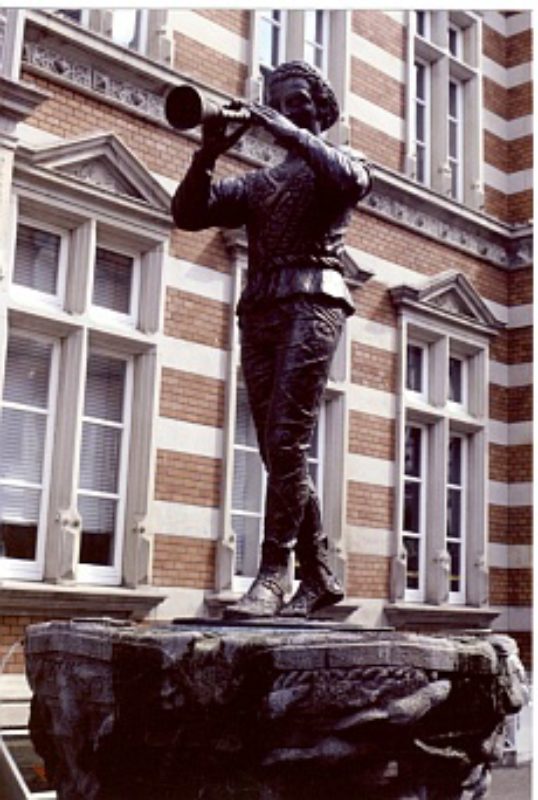 Rattenfnger-Statue in Hameln. Foto: Uwe Konst ...