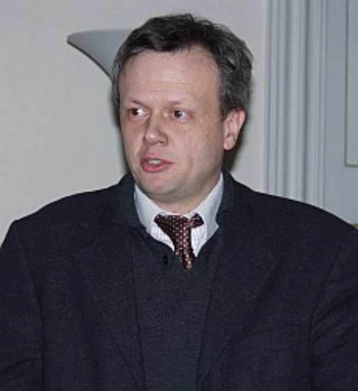 Dr. Harald Roth whrend eines Vortrages in ...