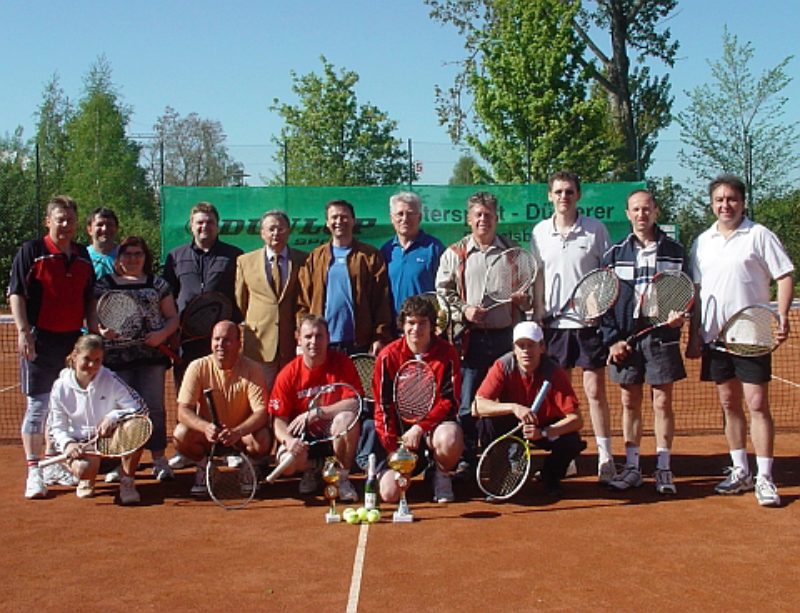 Gruppenfoto beim Siebenbrger-Open-Tennisturnier ...