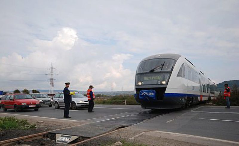 Der Zug berquert die Europastrae bei ...