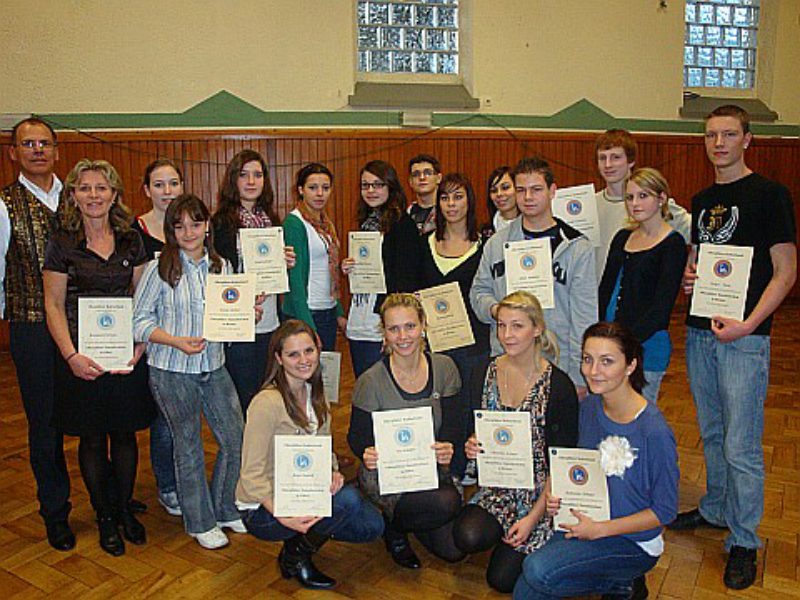 Jugendtanzgruppe Augsburg zu Besuch in ...