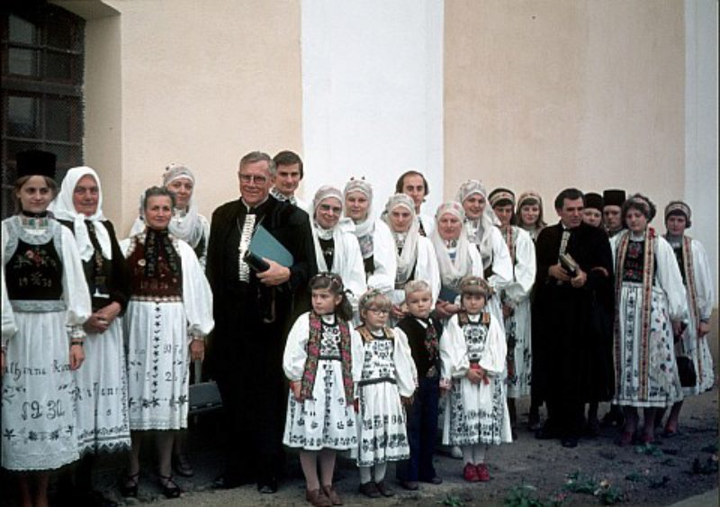 Bischof D. Albert Klein (5. von links) und ...