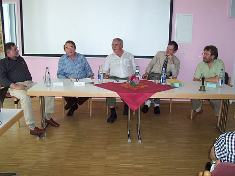Podiumsdiskussion mit (von links) Alfred ...