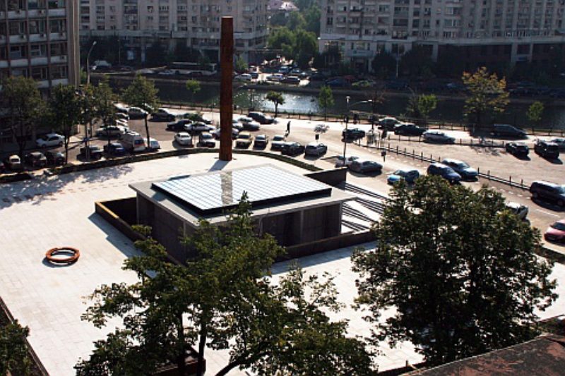 Das Holocaust-Mahnmal im Zentrum von Bukarest. ...