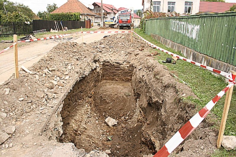 Kanalisationsgrabungen Ende August 2009: Links ...