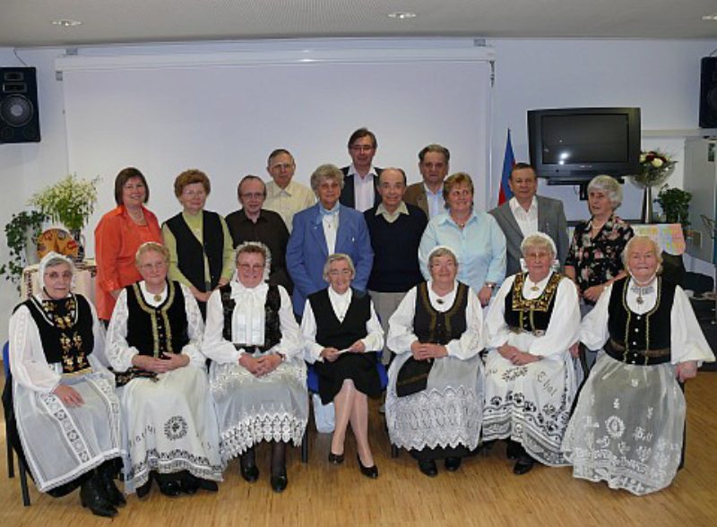 Mundartautorentreffen in Nrnberg: sitzend die ...