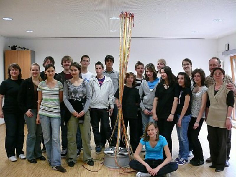 16 Jugendliche nahmen am Bndertanz-Seminar im ...