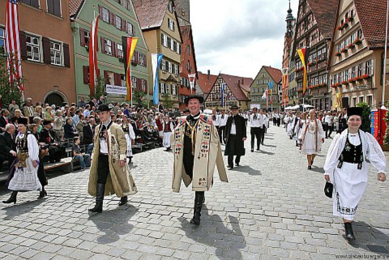 Traditionell fhrte die Bundesjugendleitung der ...